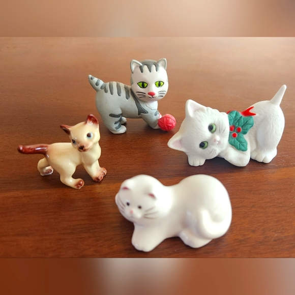 A Lot of Four Miniature Cat Figurines - Picture 1 of 16